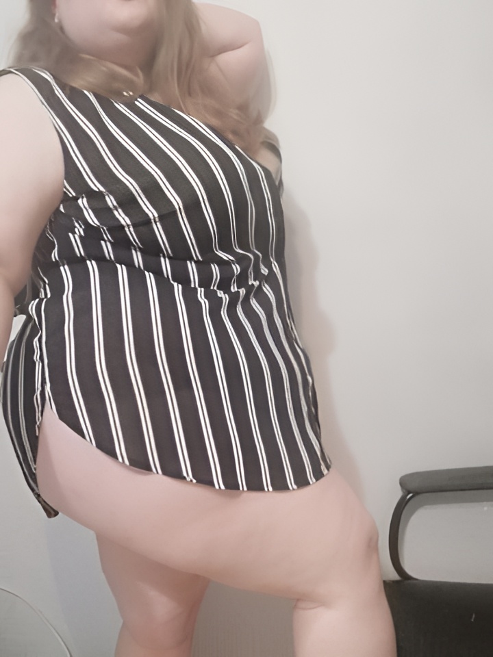 Анюта привлекательная девушка из Белоярский цена от 1500 руб