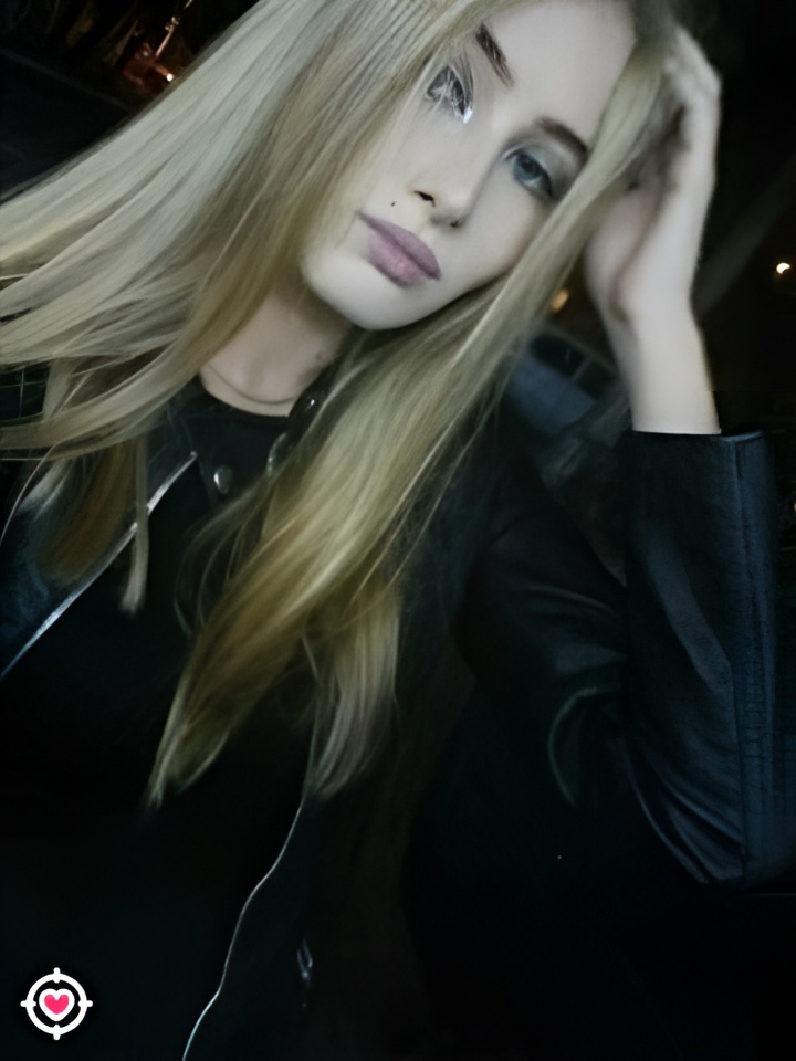 Олечка привлекательная девушка из Белоярский цена от 1500 руб