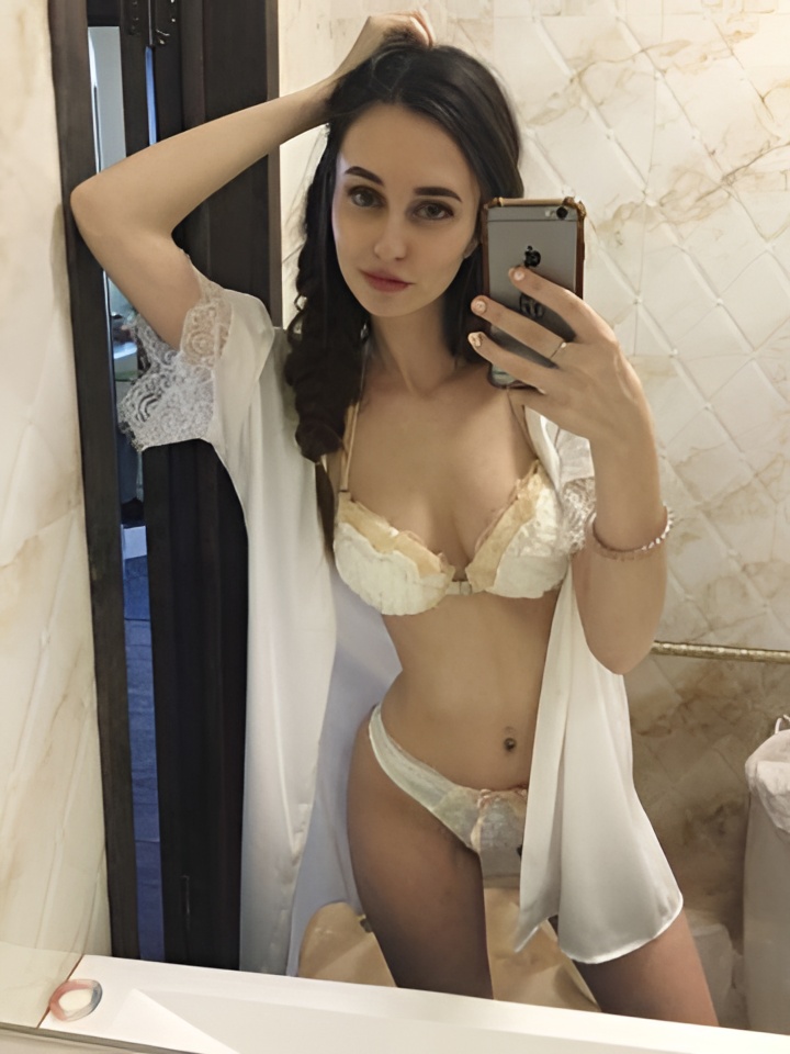 Олеся привлекательная девушка из Белоярский цена от 1500 руб