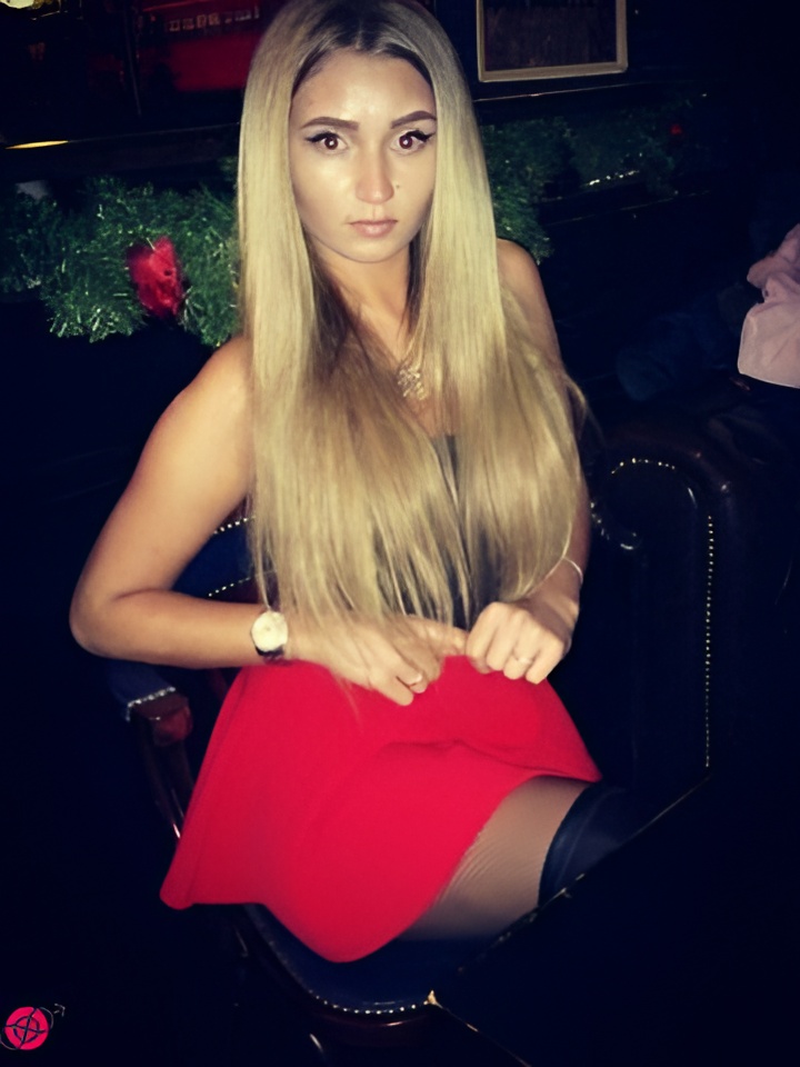 Юлия привлекательная девушка из Белоярский цена от 2500 руб