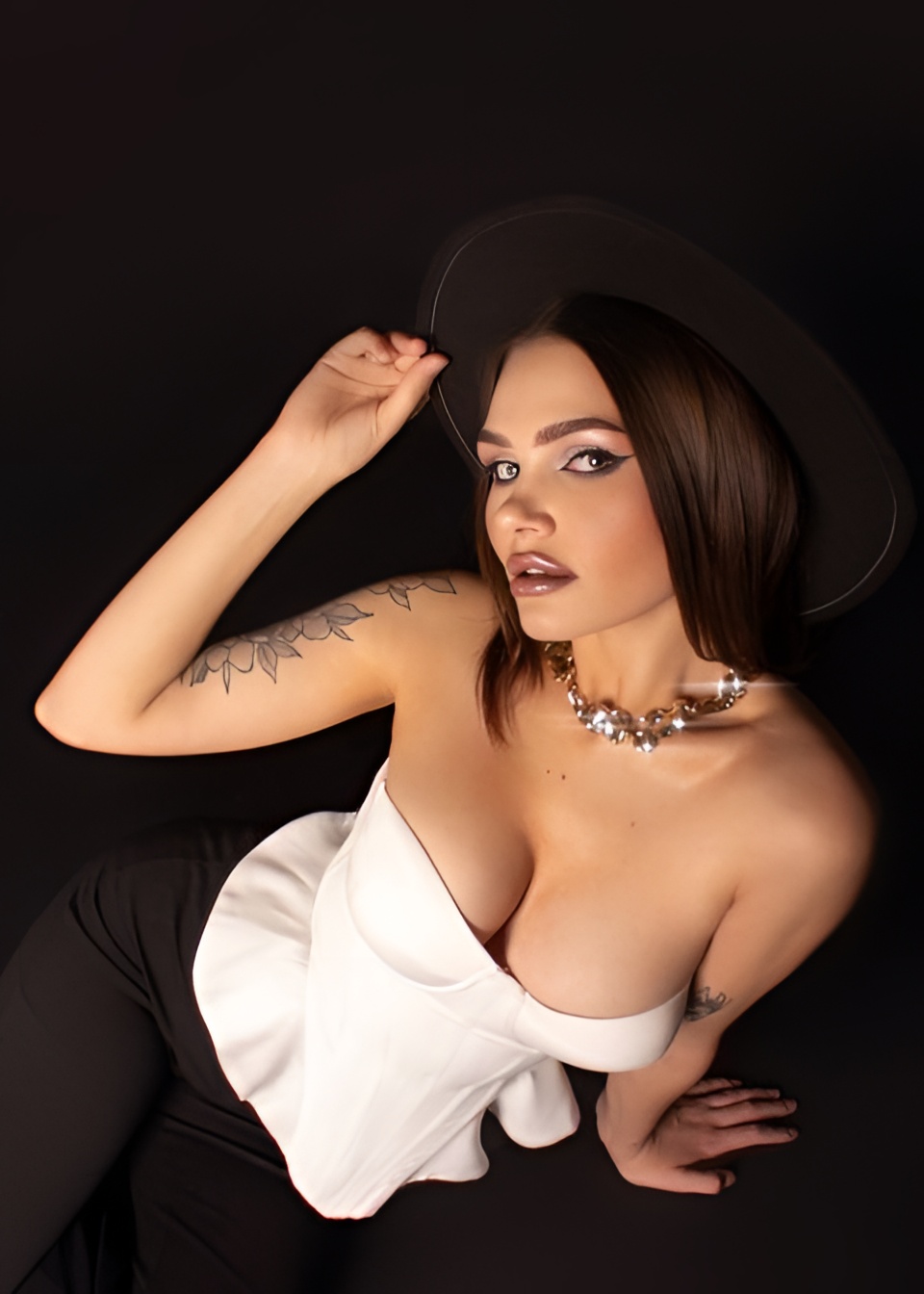 Яна привлекательная девушка из Белоярский цена от 6000 руб