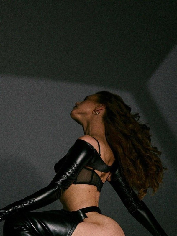 Кайли из Белоярский